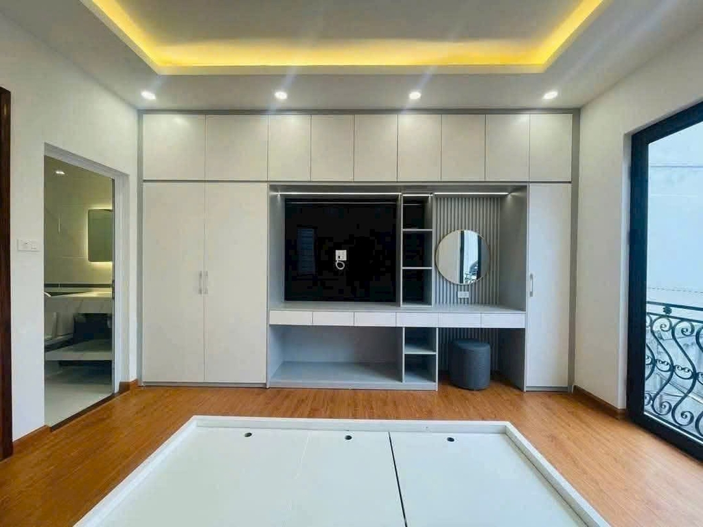 NHÀ 5 TẦNG MỚI TINH – LÔ GÓC 2 MẶT THOÁNG – DI TRẠCH