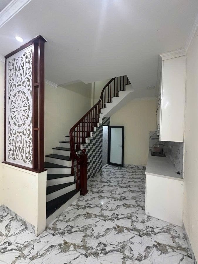 Nhỉnh 7 tỷ có ngay nhà Long Biên - 5 Tầng Dân Xây, Gần Vĩnh Tuy, Aeon Mall