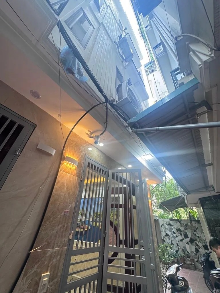 BÁN NHÀ TU HOÀNG - NAM TỪ LIÊM - LÔ GÓC 2 THOÁNG - FULL NỘI THẤT - VỊ TRÍ ĐẸP SÁT PHỐ