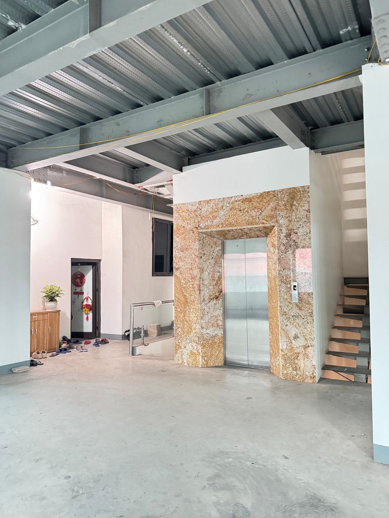 BÁN TÒA NHÀ VĂN PHÒNG 6 TẦNG - MẶT TIỀN PHỐ THIÊN ĐỨC - DIỆN TÍCH 600M² - GIÁ 105 TỶ