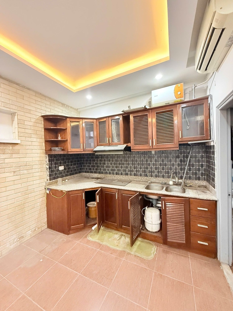 BÁN NHÀ PHỐ BẰNG B – Ô TÔ ĐỖ CỔNG – NHÀ DÂN XÂY CHẮC CHẮN – TIỆN ÍCH NGẬP TRÀ