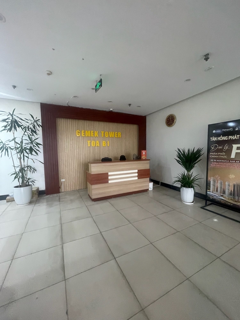 BÁN CĂN HÔ CHUNG CU - ĐẦY ÐŮ NỘI THẤT- VỊ TRÍ CỰC ĐẸP SÁT NGÃ TƯ NÚT GIAO ĐƯỜNG 3.5 ĐẠI LÔ THǍNG LONG ĐẸP NHẤT HÀ NỘI