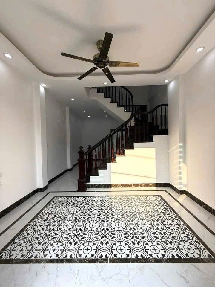 NHÀ PHỐ MẶT ĐƯỜNG 4 TẦNG MỚI - LONG CHÂU, PHỤNG CHÂU - 34M² - 4 PHÒNG NGỦ - Ở NGAY*CHO THUÊ - 3.3 TỶ