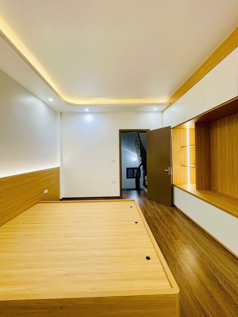 BÁN NHÀ MỚI FULL NỘI THẤT – CÁCH Ô TÔ 15M – GIÁP VÀNH ĐAI 3.5