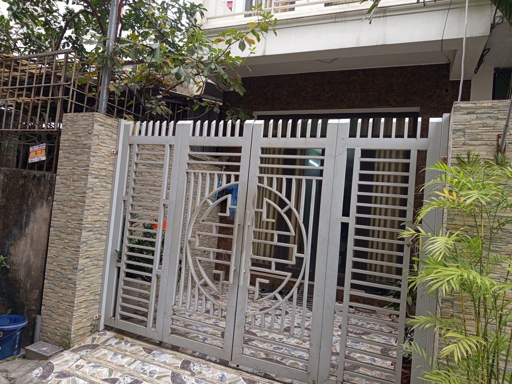 BÁN NHÀ MỚI - Ô TÔ- HAI MẶT THOÁNG TRƯỚC SAU- 150M RA ĐƯỜNG VẠN XUÂN- NGAY ĐH THÀNH ĐÔ