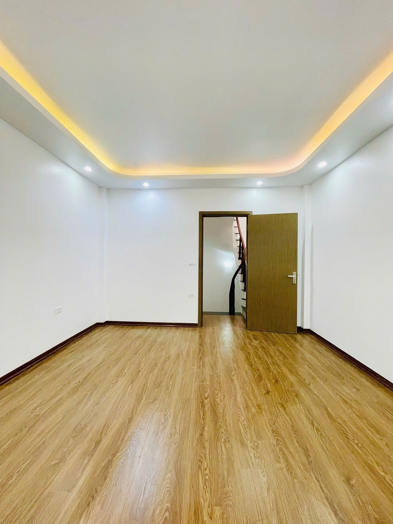 BÁN NHÀ MỚI FULL NỘI THẤT – CÁCH Ô TÔ 15M – GIÁP VÀNH ĐAI 3.5