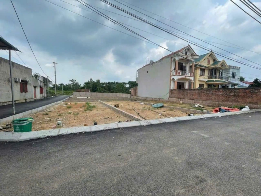 ĐẤT MẶT ĐƯỜNG TRỤC CHÍNH LẠI THƯỢNG - 85M² - SỔ ĐỎ VUÔNG VẮN - NGAY TRỤC KẾT NỐI HÒA LẠC - BA VÌ - GIÁ 2 TỶ