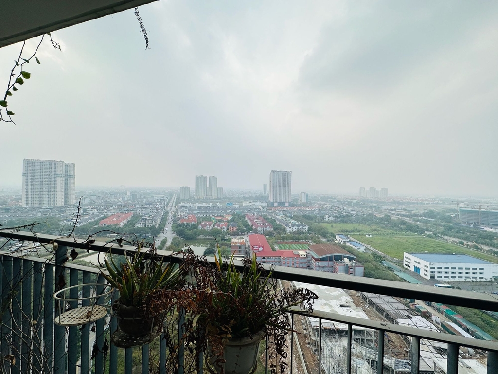 BÁN NHÀ ĐẸP TẶNG HẾT NỘI THẤT - TẦNG TRUNG VIEW THOÁNG - 2NGỦ Ở LUÔN