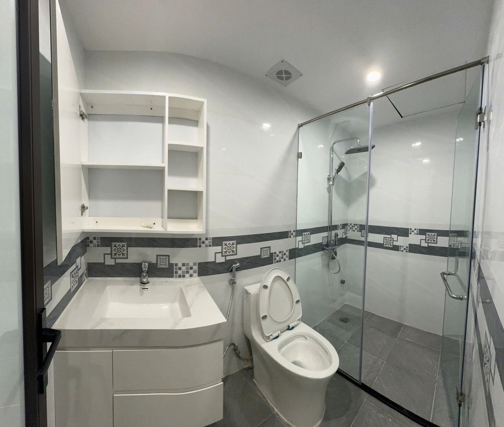 🚨 CƠ HỘI ĐẦU TƯ LỚN: TÒA NHÀ 7 TẦNG THANG MÁY - KHU TĐC MỞ RỘNG, XUÂN PHƯƠNG | GARA Ô TÔ | GẦN ĐẠI HỌC, HINODE PARK