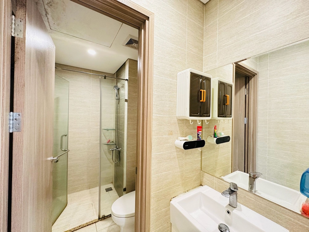 BÁN NHÀ ĐẸP TẶNG HẾT NỘI THẤT - TẦNG TRUNG VIEW THOÁNG - 2NGỦ Ở LUÔN