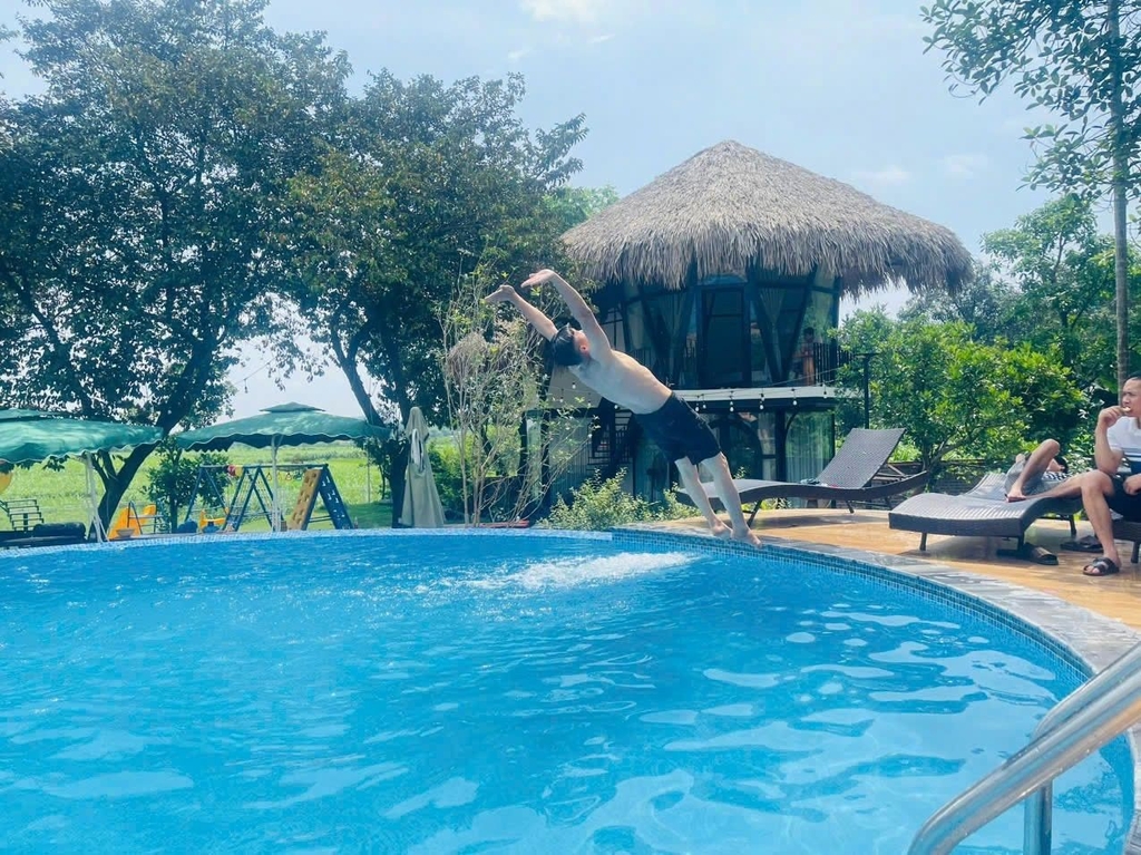 BÁN VILLA NGHỈ DƯỠNG KINH DOANH 2120M² - THÔN BƠM, VÂN HÒA, BA VÌ - 7 PHÒNG NGỦ - DOANH THU 1.4 TỶ*NĂM - 24.5 TỶ