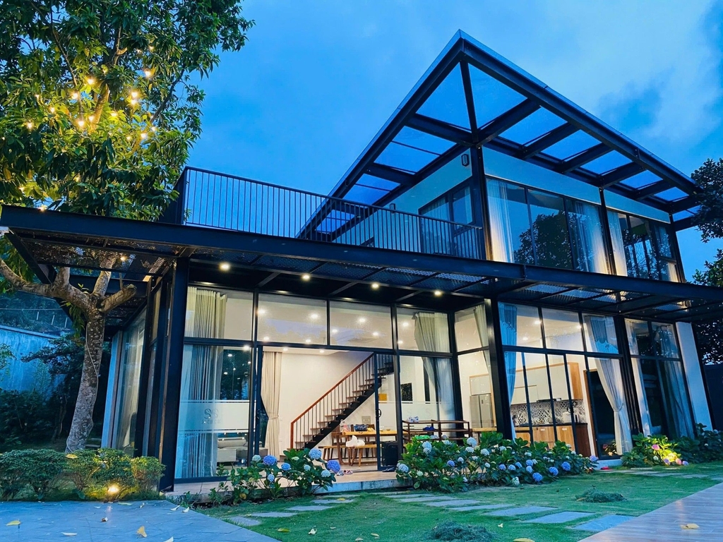 BÁN VILLA NGHỈ DƯỠNG KINH DOANH 2120M² - THÔN BƠM, VÂN HÒA, BA VÌ - 7 PHÒNG NGỦ - DOANH THU 1.4 TỶ*NĂM - 24.5 TỶ