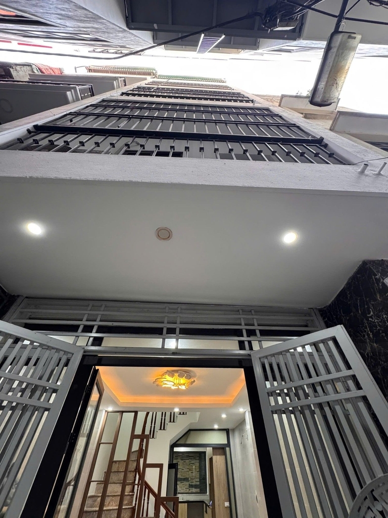 BÁN NHÀ PHÂN LÔ TRUNG HÒA - NGÕ THÔNG 4 HƯỚNG - 5 TẦNG, 8 PHÒNG - GIÁ 15.5 TỶ