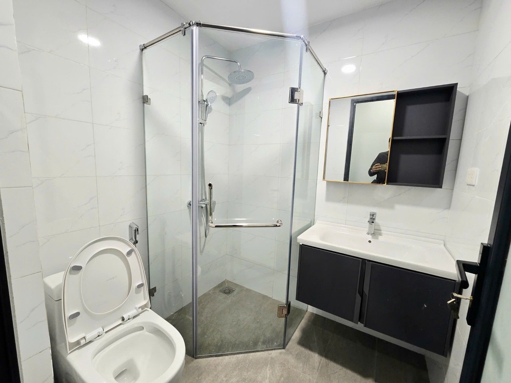 BÁN NHÀ MẶT NGÕ 4M Ô TÔ - LẠC LONG QUÂN - 6 TẦNG THANG MÁY - NỘI THẤT CAO CẤP - 19.5 TỶ