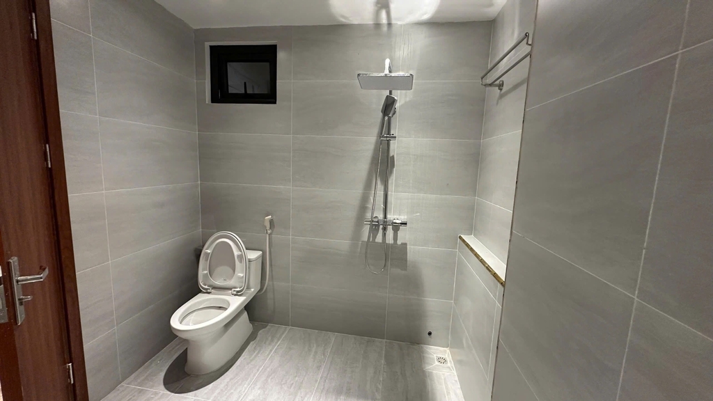 PHÂN LÔ TRẦN QUỐC HOÀN CẦU GIẤY - PHƯỜNG DỊCH VỌNG HẬU - 7 TẦNG THANG MÁY - KINH DOANH SẦM UẤT - 21.7 TỶ