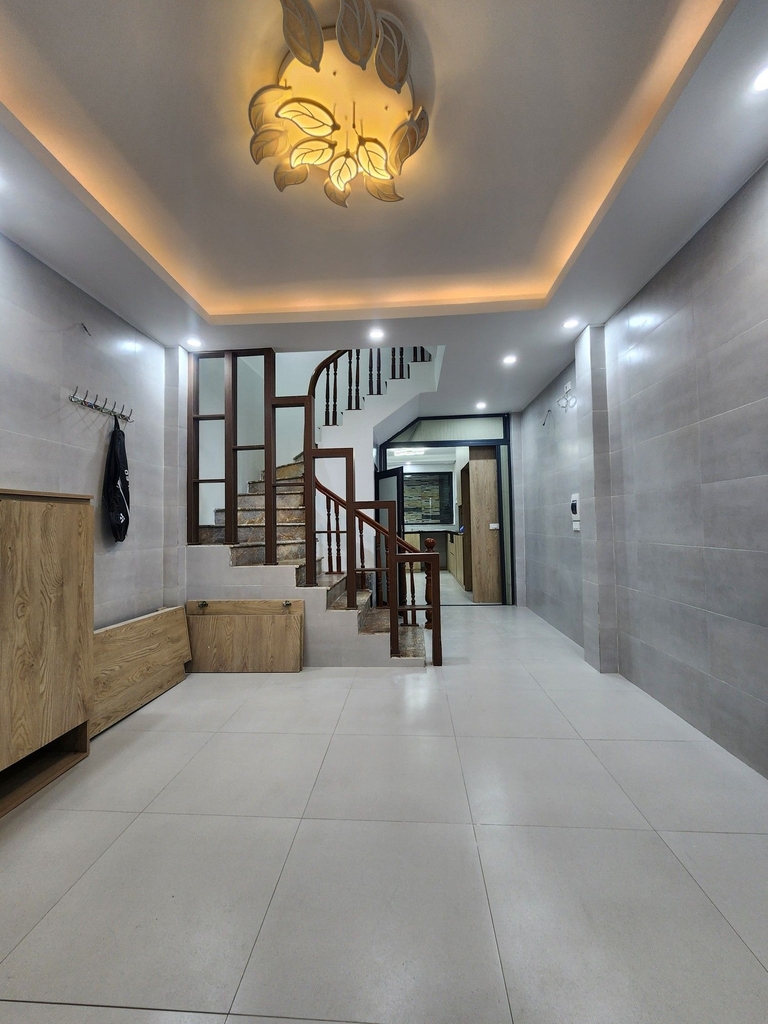 BÁN NHÀ PHÂN LÔ TRUNG HÒA - NGÕ THÔNG 4 HƯỚNG - 5 TẦNG, 8 PHÒNG - GIÁ 15.5 TỶ