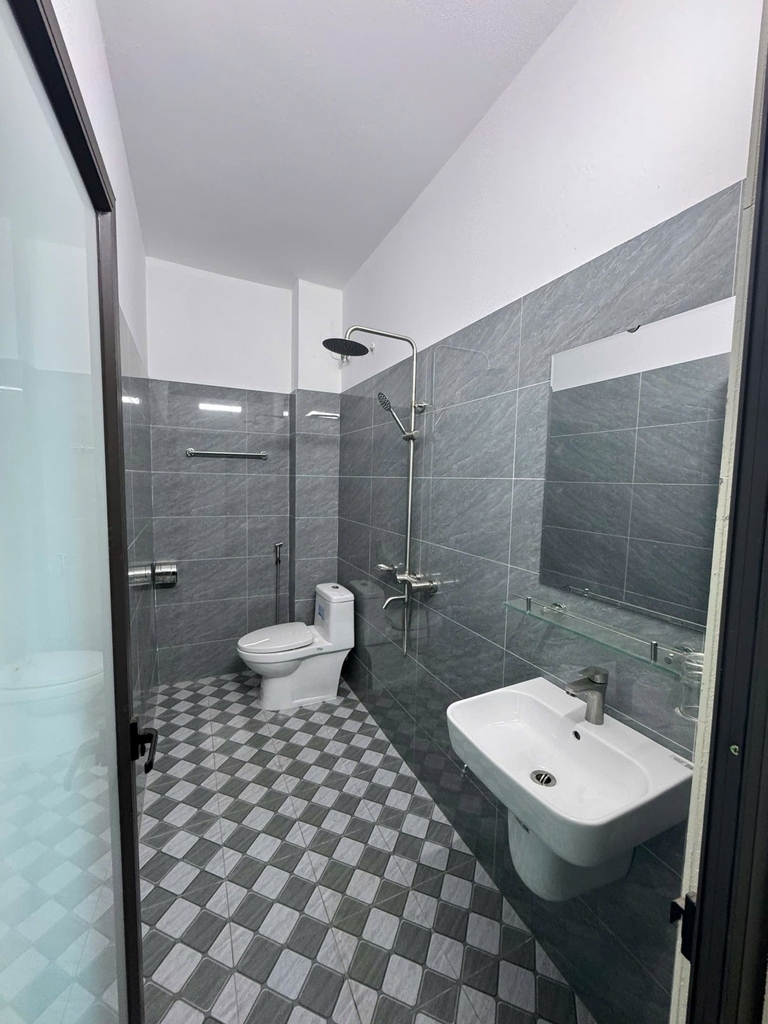 NHÀ BIỆT THỰ MINI 3 TẦNG MỚI ĐẸP - THÔN ĐẠI TẢO, ĐẠI THÀNH - DIỆN TÍCH XÂY DỰNG 96M² - 3 PN KHÉP KÍN - Ô TÔ ĐỖ SÂN - 6.8 TỶ