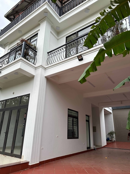 BÁN TOÀ VĂN PHÒNG   XƯỞNG SẢN XUẤT KIÊN CỐ MẶT HỒ ĐỒNG CHẰM - XÃ ĐỒNG XUÂN, QUỐC OAI - 100M2 VP 3 TẦNG   372M2 XƯỞNG - 14.5 TỶ