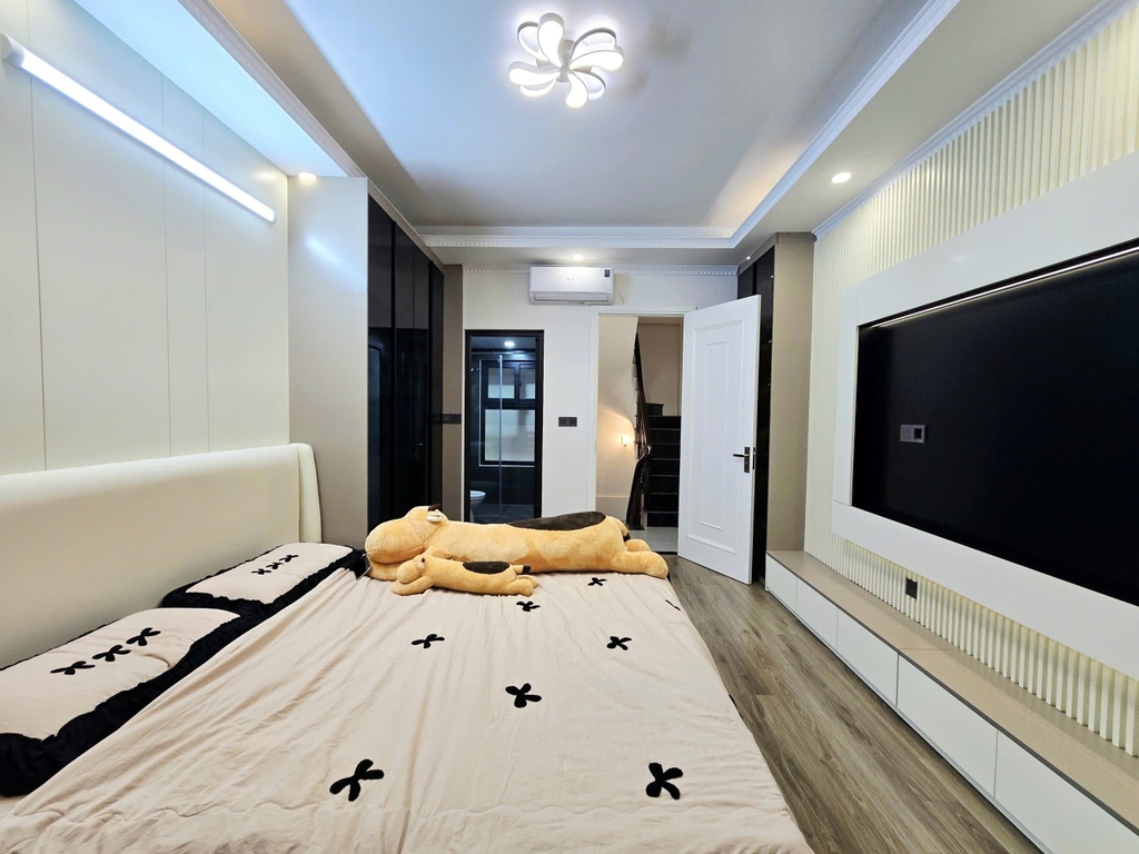 BÁN NHÀ NGÕ THÔNG DOÃN KẾ THIỆN - 5 TẦNG - 15M2 SỔ, 37M2 SD - GIÁ 5.45 TỶ