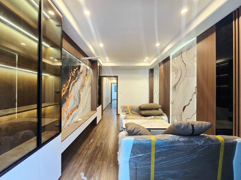 BÁN NHÀ MẶT NGÕ 4M Ô TÔ - LẠC LONG QUÂN - 6 TẦNG THANG MÁY - NỘI THẤT CAO CẤP - 19.5 TỶ