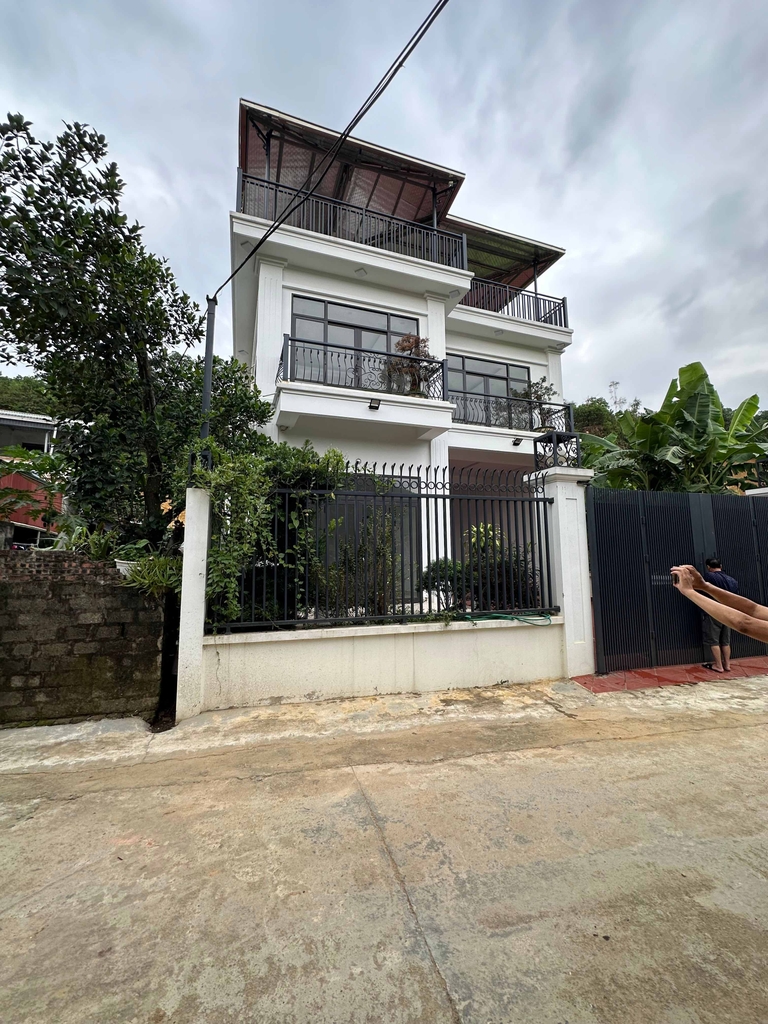 BÁN TOÀ VĂN PHÒNG   XƯỞNG SẢN XUẤT KIÊN CỐ MẶT HỒ ĐỒNG CHẰM - XÃ ĐỒNG XUÂN, QUỐC OAI - 100M2 VP 3 TẦNG   372M2 XƯỞNG - 14.5 TỶ
