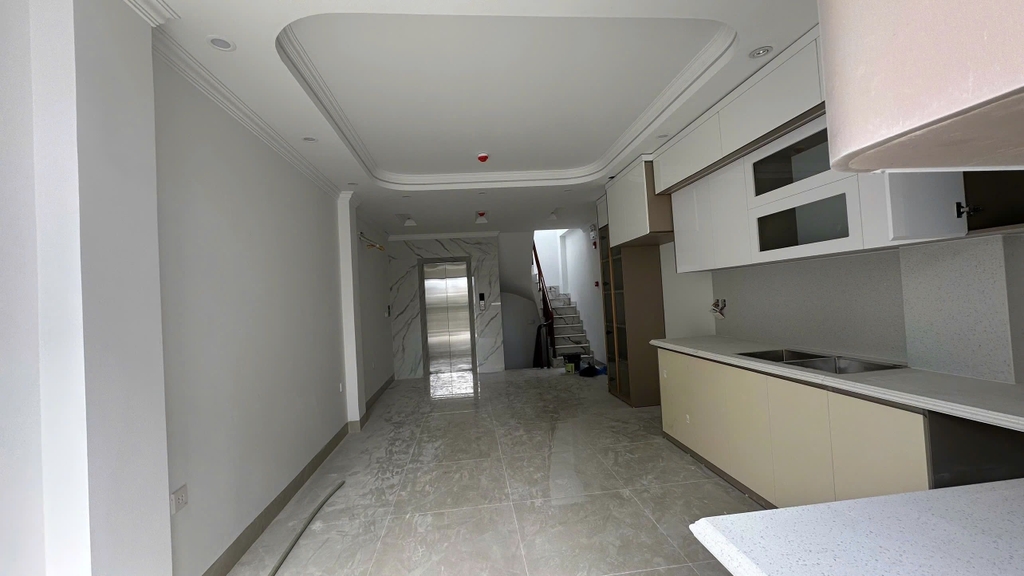 PHÂN LÔ TRẦN QUỐC HOÀN CẦU GIẤY - PHƯỜNG DỊCH VỌNG HẬU - 7 TẦNG THANG MÁY - KINH DOANH SẦM UẤT - 21.7 TỶ