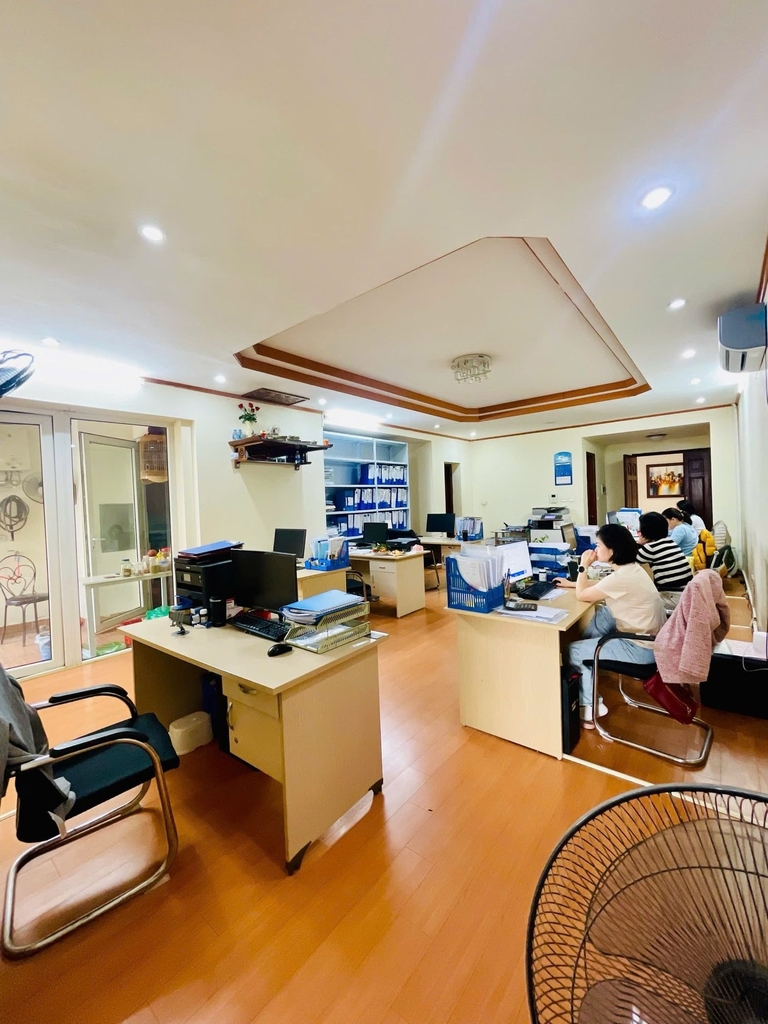 CĂN HỘ VIP 162M² HOÀNG ĐẠO THÚY - PHƯỜNG TRUNG HÒA - TẦNG CAO - ĐANG CHO THUÊ 20TR*THÁNG - 14.9 TỶ