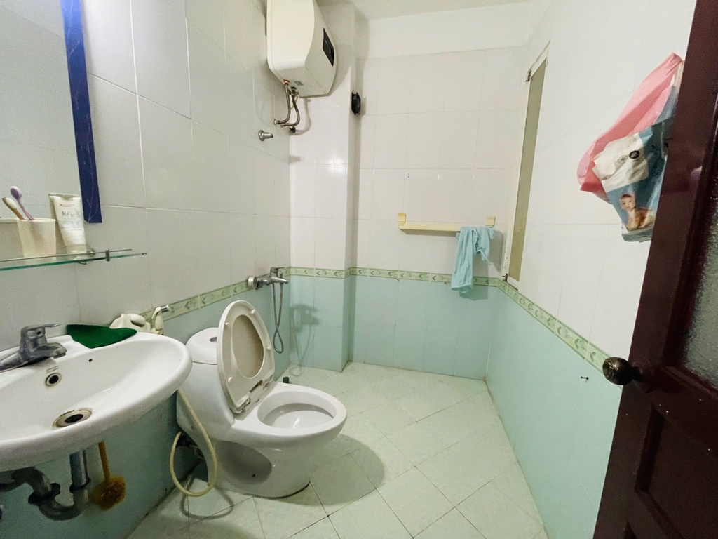 BÁN NHÀ PHỐ 5 TẦNG SIÊU HIẾM - NGÕ THÔNG NGUYỄN ĐÌNH HOÀN - 45M2 - GIÁ 12.95 TỶ