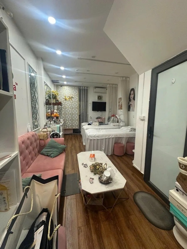 PHÂN LÔ CÁN BỘ TRẦN QUỐC HOÀN CẦU GIẤY - PHƯỜNG DỊCH VỌNG HẬU - Ô TÔ VỈA HÈ - DÒNG TIỀN 40TR*THÁNG - 19.5 TỶ