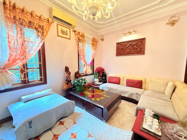 SIÊU PHẨM LÔ GÓC TRẦN THÁI TÔNG - PHƯỜNG DỊCH VỌNG HẬU - 6 TẦNG ĐẲNG CẤP - GỖ XỊN - 17 TỶ