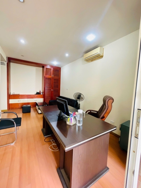 CĂN HỘ VIP 162M² HOÀNG ĐẠO THÚY - PHƯỜNG TRUNG HÒA - TẦNG CAO - ĐANG CHO THUÊ 20TR*THÁNG - 14.9 TỶ