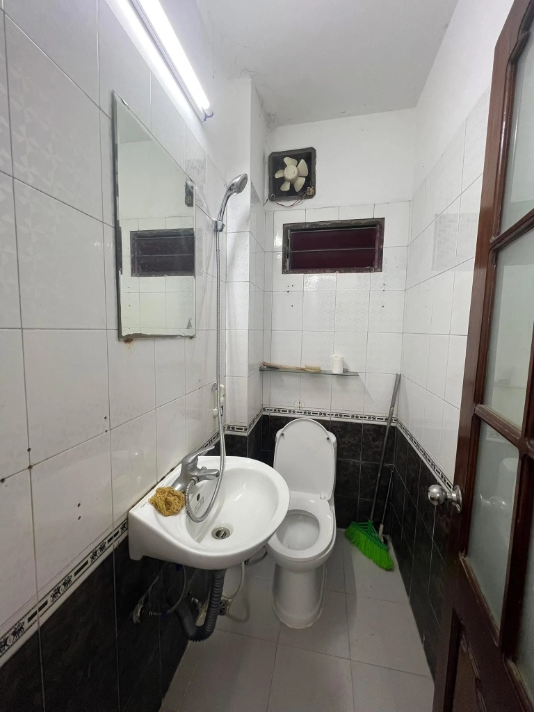 BÁN NHÀ MẶT PHỐ THỤY KHUÊ - TÂY HỒ: VỊ TRÍ ĐẮC ĐỊA - VỈA HÈ RỘNG - KINH DOANH SẦM UẤT - SỔ ĐỎ CHÍNH CHỦ