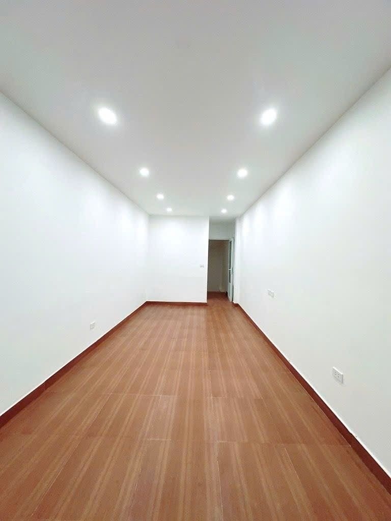 NHÀ 5 TẦNG FULL NỘI THẤT - PHƯỜNG BÁT KHỐI, LONG BIÊN - 33M² - 8.9 TỶ