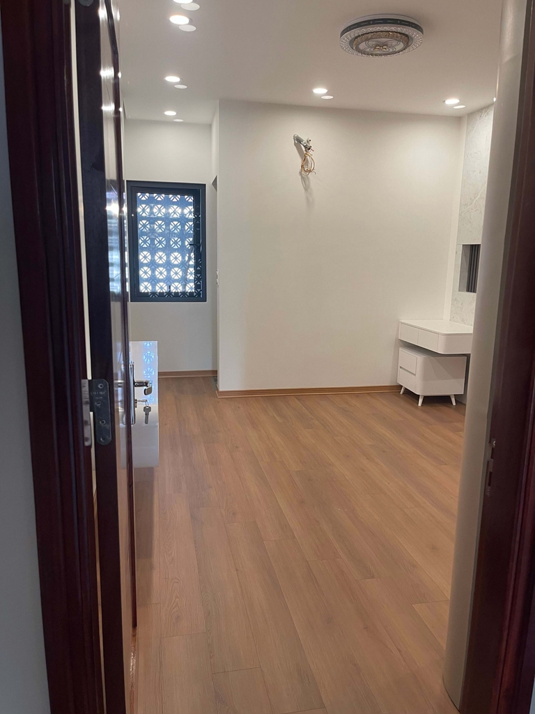 BÁN NHÀ MẶT PHỐ NGUYỄN VĂN LINH - 68M² - 6 TẦNG THANG MÁY - FULL NỘI THẤT - 17 TỶ