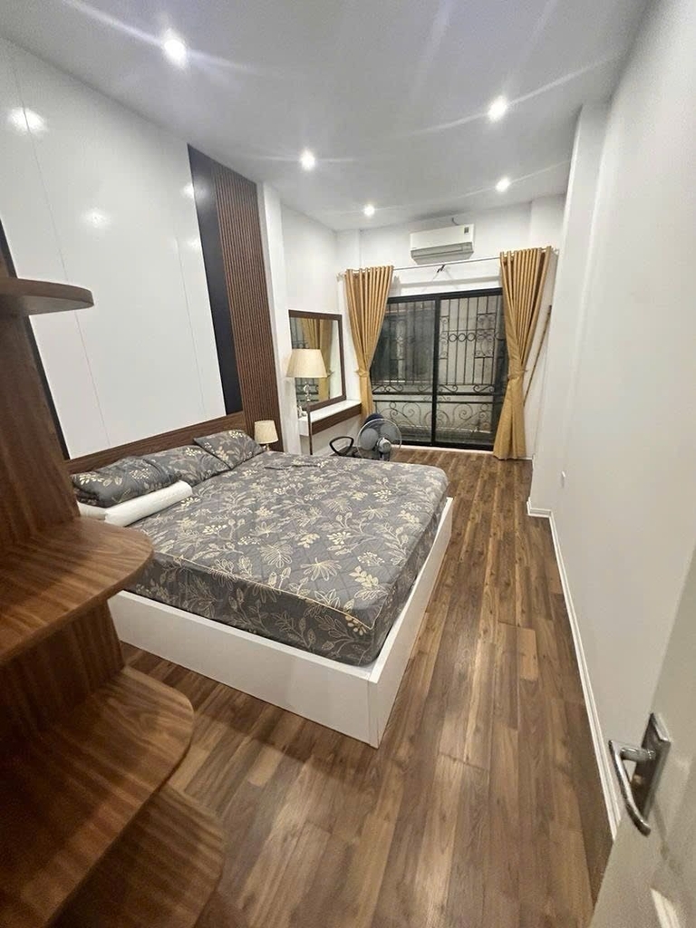 NHÀ MỚI FULL NỘI THẤT - NGÕ NGỌC HÀ BA ĐÌNH - 33m² - 5 TẦNG - CÁCH HỒ 10M - 7.6 TỶ