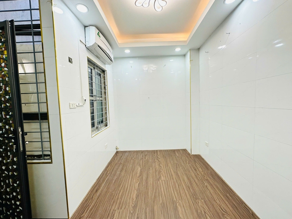 NHÀ LÔ GÓC MẶT NGÕ - ĐỘI CẤN BA ĐÌNH - 18m² - 4 TẦNG - 2 MẶT THOÁNG - SỔ RIÊNG - 6.6 TỶ