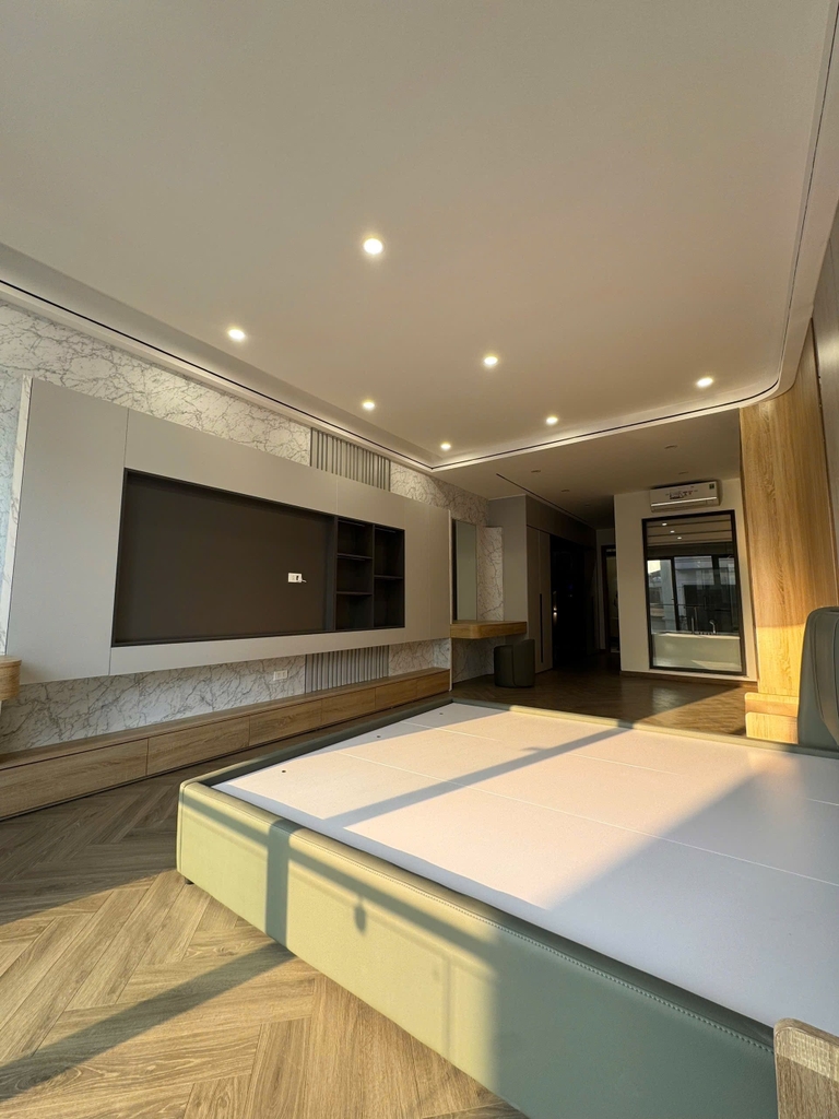 NHÀ 6 TẦNG THANG MÁY, GARA Ô TÔ - KHU VIP BỒ ĐỀ, LONG BIÊN - 59M² - 18.2 TỶ