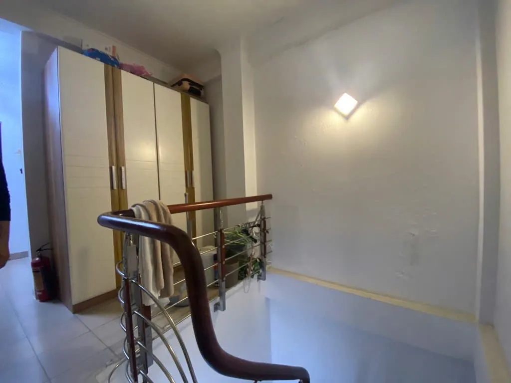 Bán Nhà Hoàng Hoa Thám, Ba Đình - 22m² 4 Tầng - Lô Góc Thoáng