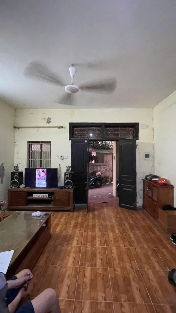 Bán Nhà*Đất 37m2 Ngọc Thụy - Ô Tô Đỗ Cửa - 10m Ra Phố Hồng Tiến - 9.8 Tỷ