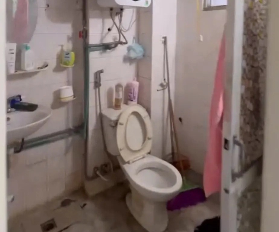 Bán Căn Hộ Tập Thể ĐH Kinh Tế Quốc Dân - 3 PN - DT Thực 75m² - Sổ Đỏ - 4.7 Tỷ