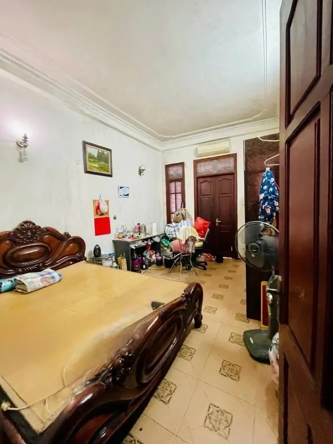 CHÍNH CHỦ - GIÁ TỐT】Bán Nhà 4 Tầng 42m² Ngõ Thông Trương Định - Ô Tô Ba Gác Tránh Cửa - 4PN, 3WC - Giá Chỉ 9.5 Tỷ - Sổ Đỏ Riêng