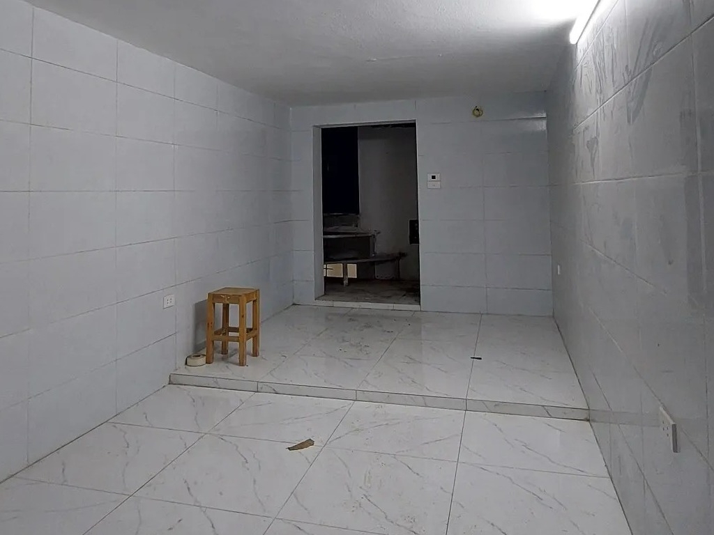 Bán Nhà 5 Tầng Ngõ Thông 8 Lê Thanh Nghị - 8.2 Tỷ - Cách Mặt Phố 10m - Sổ Riêng