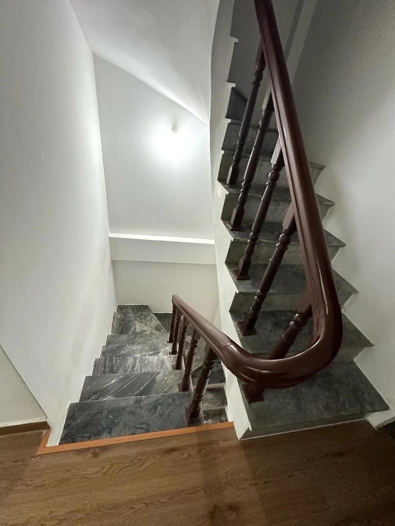 Bán Nhà 4 Tầng Ngõ Phan Kế Bính - 29m² - 2 Mặt Thoáng - Đa Lối Đi (Thông 3 Ngõ) - Sổ Nở Hậu - Giá 7.8 Tỷ