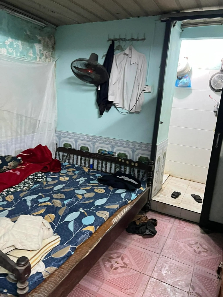 Bán Đất Lô Góc Ngõ Đội Cấn - 23m² - Tiềm Năng Xây Mới 35m² - View Sân Rộng - Giá 6.5 Tỷ