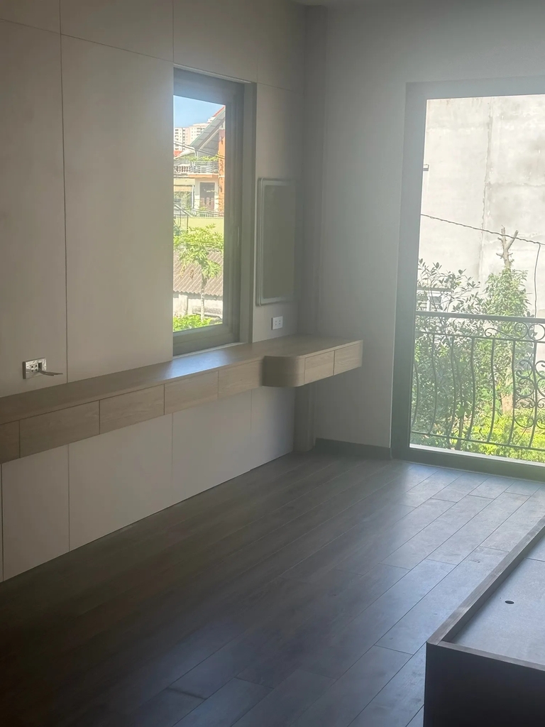 【NHÀ MỚI 5 TẦNG - THIẾT KẾ HIỆN ĐẠI】 Xuân Đỗ, Long Biên - 41.2m² - 4 Phòng Ngủ - Phòng Tắm Bồn Sang Trọng - Giá 8.3 Tỷ