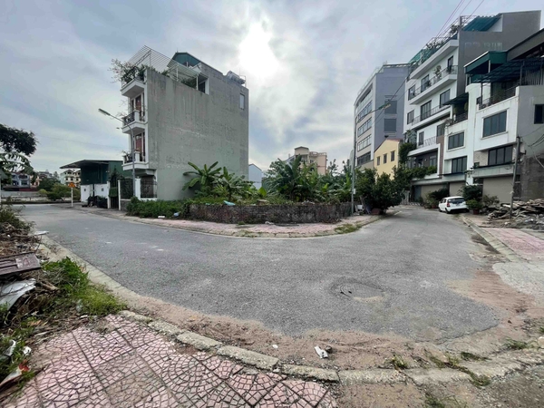 【CHÍNH CHỦ - SỔ ĐỎ VÀNG】Bán Đất Tái Định Cư Vườn Hồ 1 - Bát Khối - Long Biên - Diện Tích 76m² - Mặt Đường Ô Tô Tránh - Vỉa Hè Rộng - Pháp Lý Minh Bạch - Giá 12.5 Tỷ