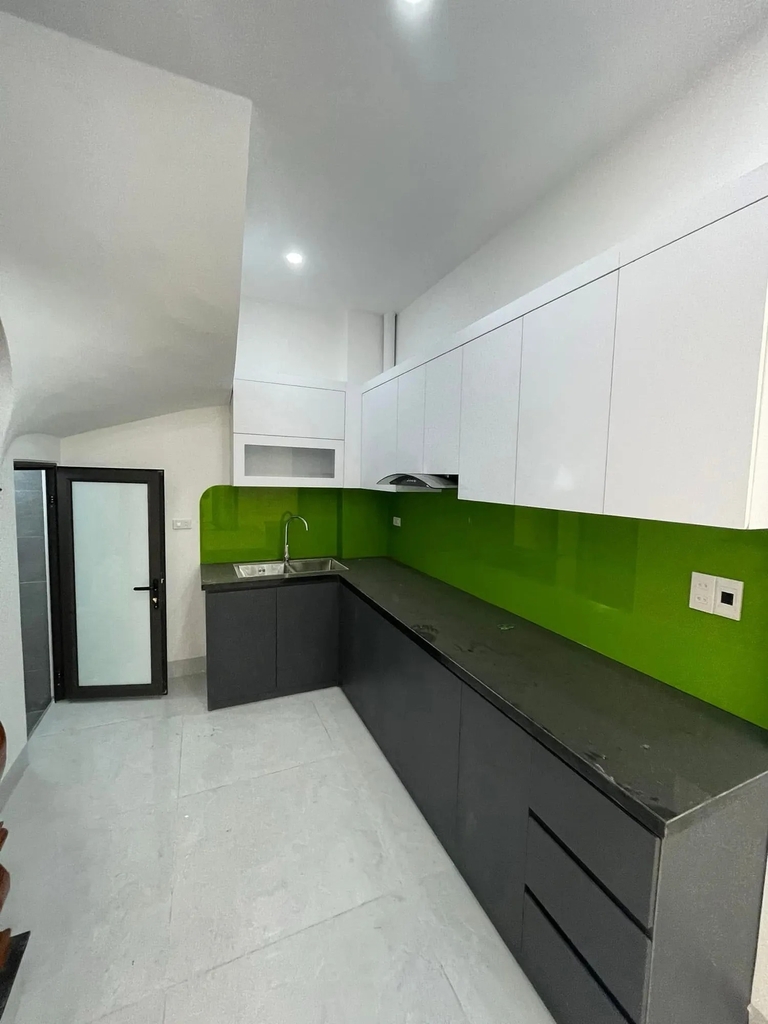 Bán Nhà 5 Tầng Mới Xây Ngõ Nông 318 Nguyễn Văn Linh - 20m Ra Phố - 7.65 Tỷ