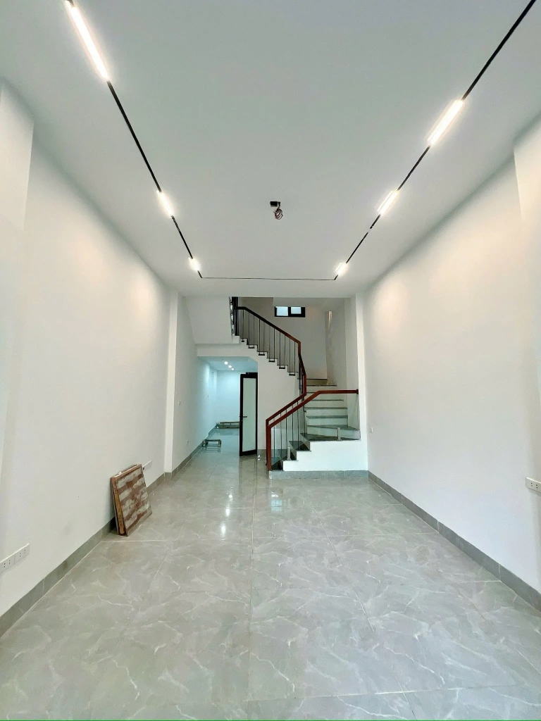 Bán Nhà 2 Mặt Ngõ Vũ Hữu - 5 Tầng 6 PN - Ô Tô Vào Nhà - View Thoáng Vĩnh Viễn - 18.6 Tỷ