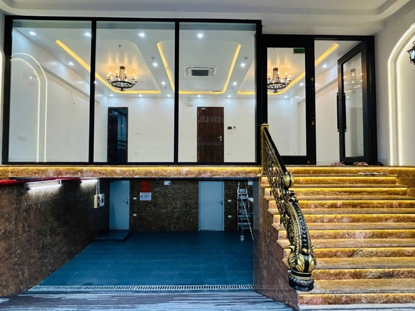 Bán Tòa Nhà 10 Tầng Mặt Tiền Đội Cấn - 95m²*Tầng - Vị Trí Kinh Doanh Vàng - Full Thang Máy