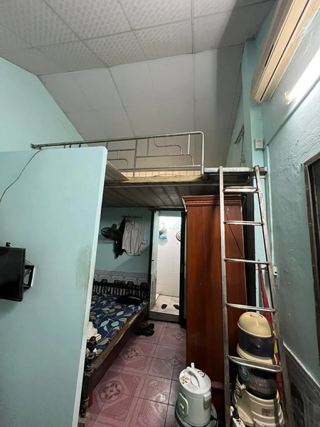 Bán Đất Lô Góc Ngõ Đội Cấn - 23m² - Tiềm Năng Xây Mới 35m² - View Sân Rộng - Giá 6.5 Tỷ